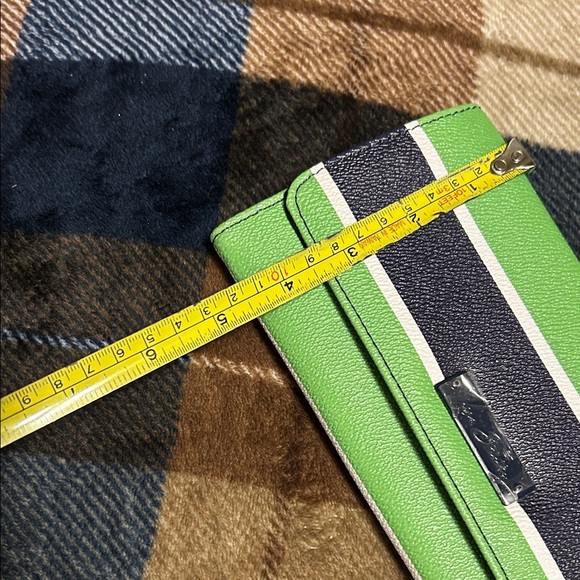 Vera Bradley Lime Green and Black Clutch - Picture 9 of 11